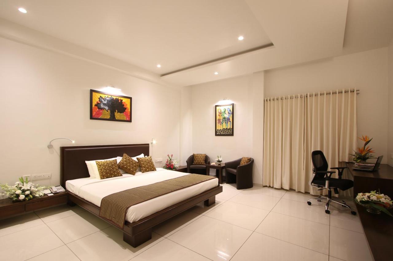Prakruti Resort Vadodara Exteriör bild