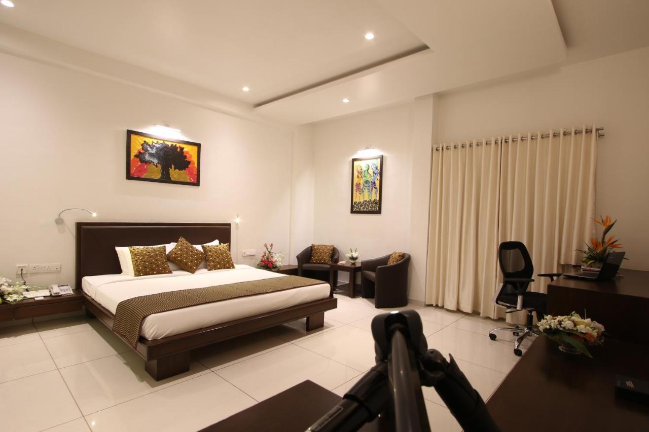 Prakruti Resort Vadodara Exteriör bild