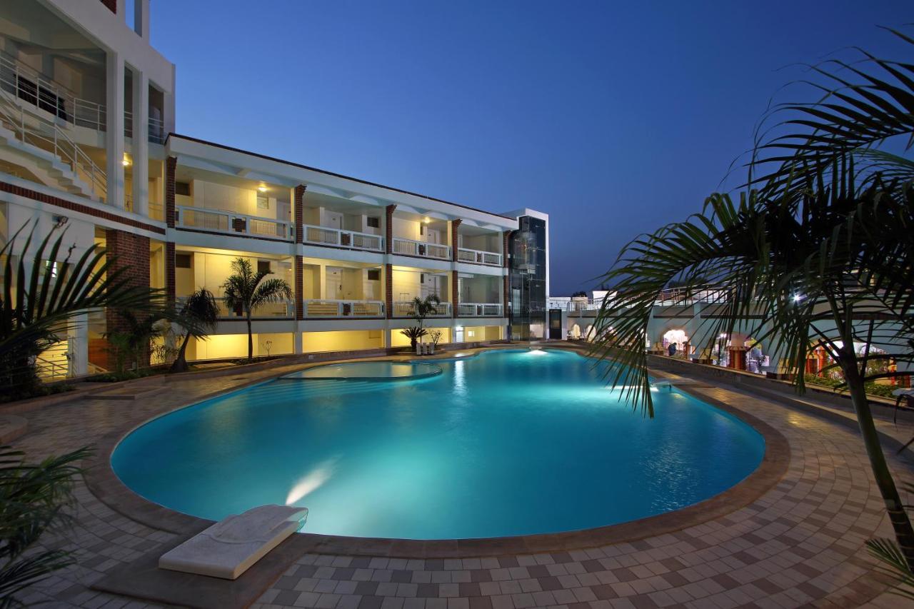 Prakruti Resort Vadodara Exteriör bild